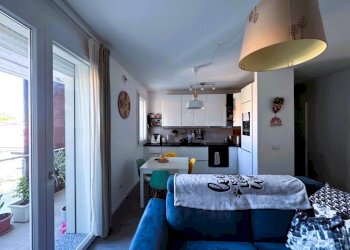 Soggiorno con cucina a vista - Trilocale Via Noto 10A, Milano (zona Vigentino) - foto 8