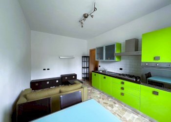 Soggiorno con cucina a vista - Bilocale Piazza Piccoli Martiri 7, Milano (zona Gorla) - foto 2