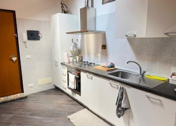 97bf730b-0eab-4572-b16d-54bd33252503 - Three-room apartment Sarzana - photo 2