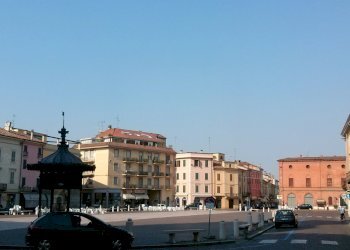 PIAZZA DI CASALMAGGIORE (3) - Villa Via Guglielmo Marconi 32, Casalmaggiore - photo 4