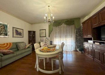5ee2bd3c-fa95-4068-a96d-05849789e348 - Quadrilocale Sarzana - foto 1