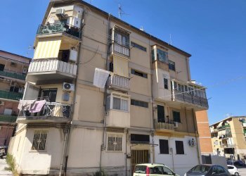 Three-room apartment Via Gioacchino Chinigò, Messina - photo 1