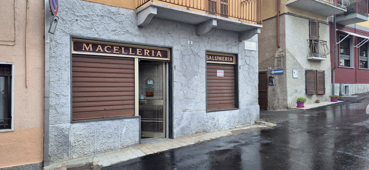 Locale Commerciale VIA BIANDRATE, Foglizzo - foto 1