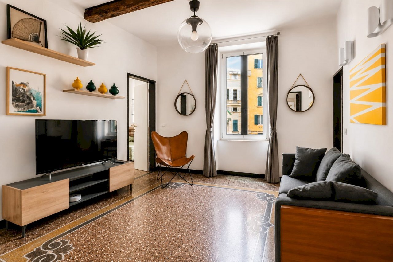 One-room apartment Via Balbi, Genova - photo 1