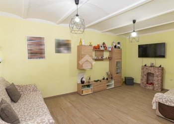 Semi-detached house Strada dei Fornero, San Carlo Canavese - photo 3