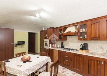 Semi-detached house Strada dei Fornero, San Carlo Canavese - photo 10