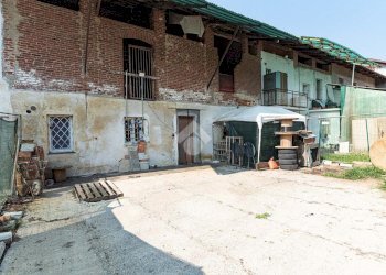 Semi-detached house Strada dei Fornero, San Carlo Canavese - photo 40
