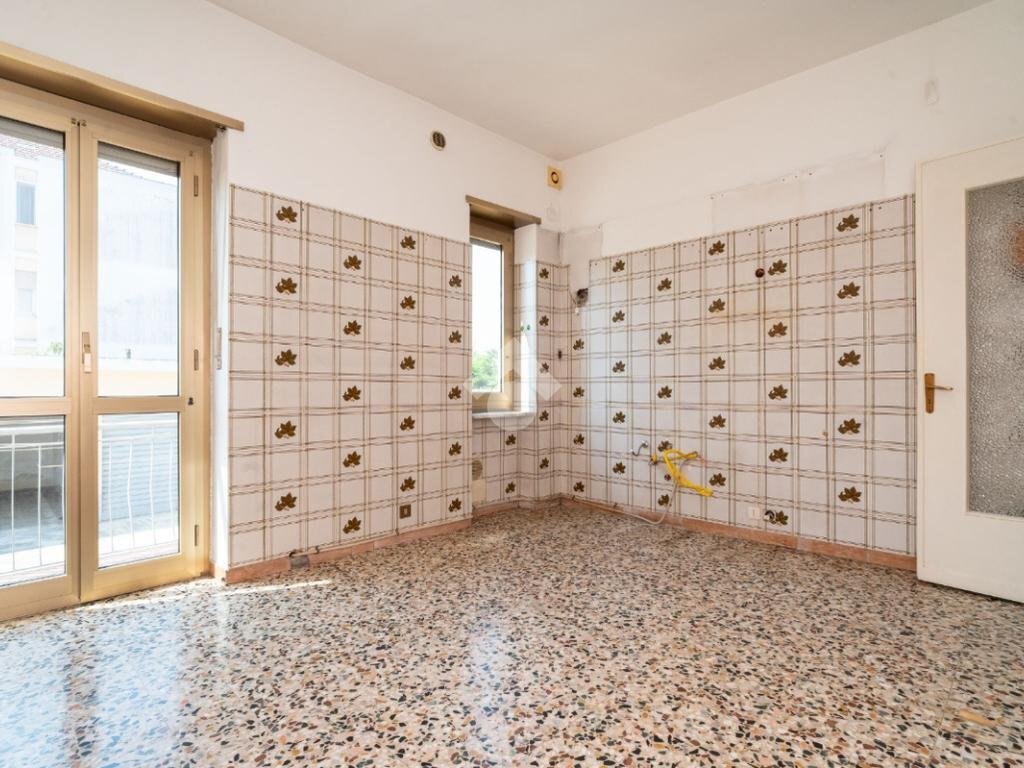 Four-room apartment Via Adige, Torino (neighborhood Falchera) - photo 2