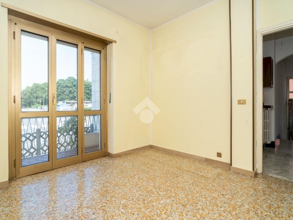 Four-room apartment Via Adige, Torino (neighborhood Falchera) - photo 3