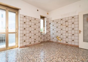 Four-room apartment Via Adige, Torino (neighborhood Falchera) - photo 2