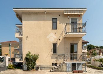 Four-room apartment Via Adige, Torino (neighborhood Falchera) - photo 4