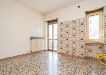 Four-room apartment Via Adige, Torino (neighborhood Falchera) - photo 9