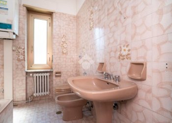Four-room apartment Via Adige, Torino (neighborhood Falchera) - photo 11