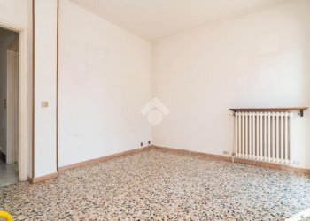 Four-room apartment Via Adige, Torino (neighborhood Falchera) - photo 12