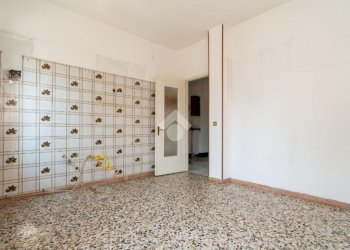 Four-room apartment Via Adige, Torino (neighborhood Falchera) - photo 13