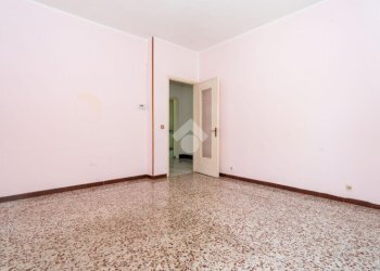 Four-room apartment Via Adige, Torino (neighborhood Falchera) - photo 16