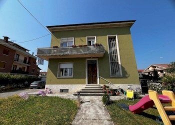 Four-room apartment Via spinetta 6, Cuneo - photo 1