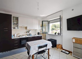 Two-room apartment Via circonvallazione, Ivrea - photo 2