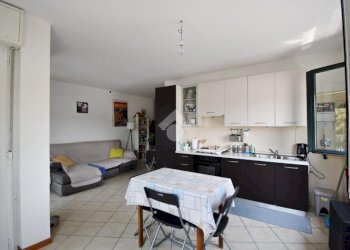 Two-room apartment Via circonvallazione, Ivrea - photo 3