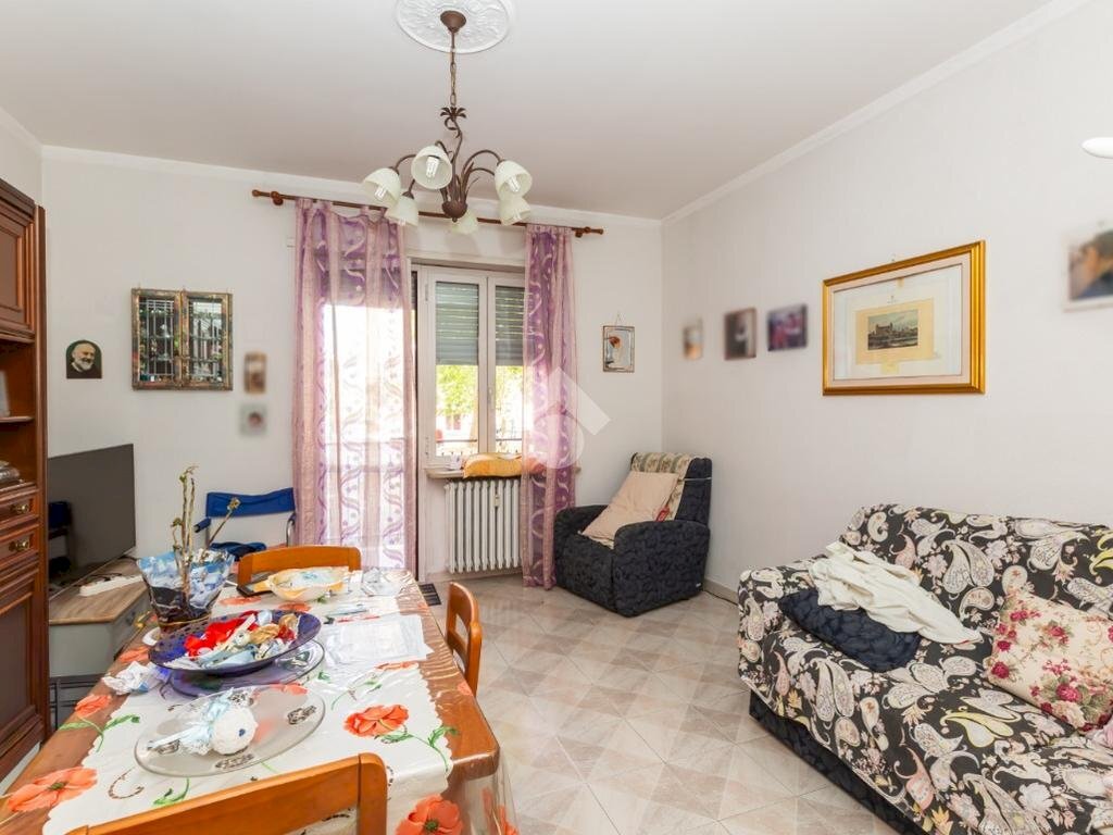 Four-room apartment Via Rocco Scotellaro, Torino (neighborhood Rebaudengo) - photo 1