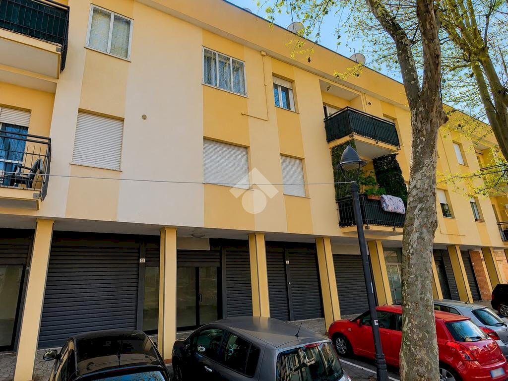 Three-room apartment Piazza Decio Raggi, Rimini - photo 1
