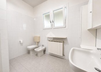 Three-room apartment Piazza Decio Raggi, Rimini - photo 15