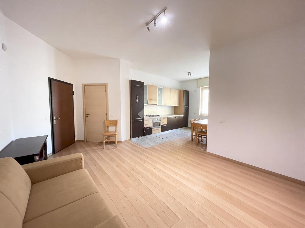 Three-room apartment Via Lario, Milano (neighborhood Isola) - photo 1
