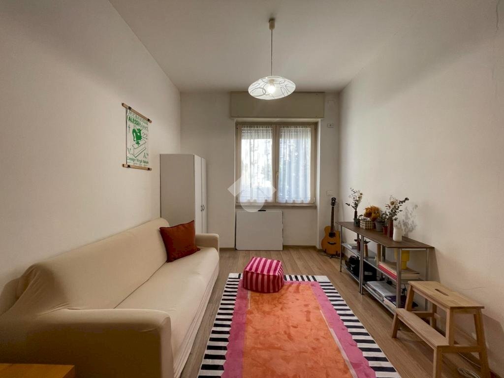 Three-room apartment Via Lario, Milano (neighborhood Isola) - photo 3