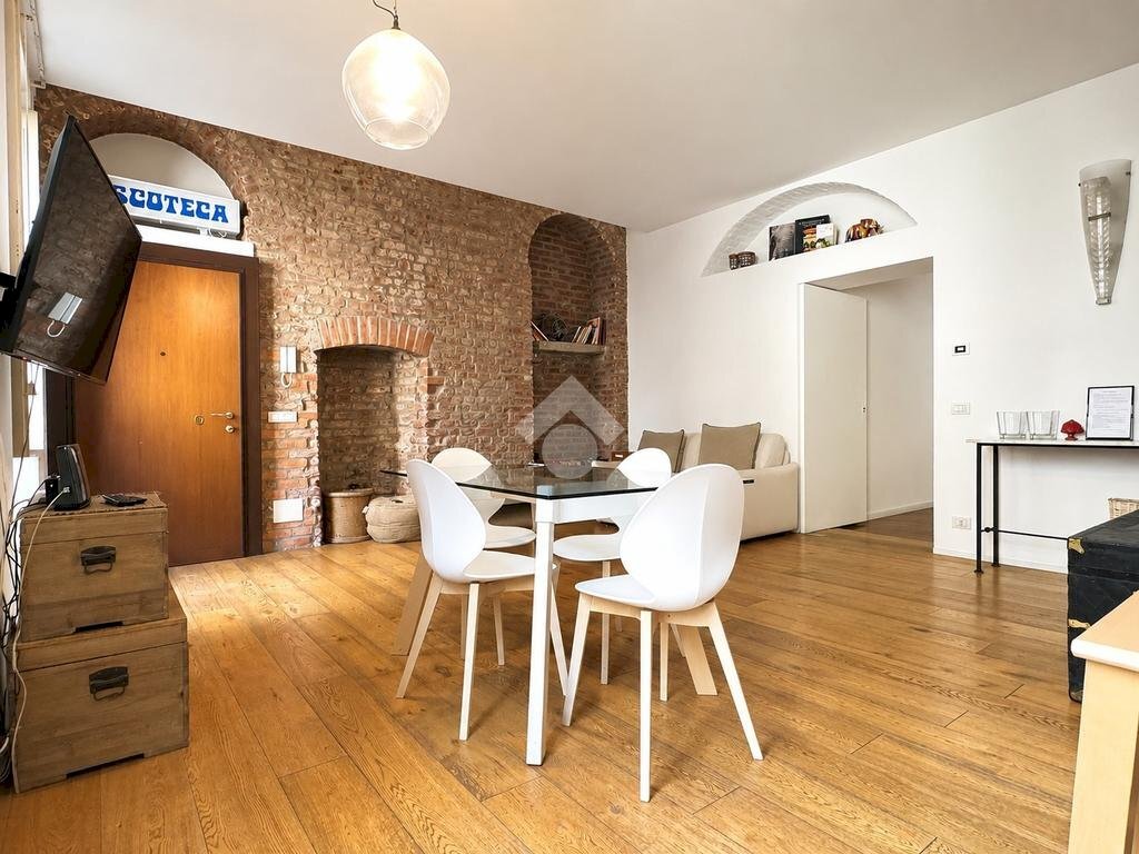Two-room apartment Via Giulio Tarra, Milano (neighborhood Centrale) - photo 1