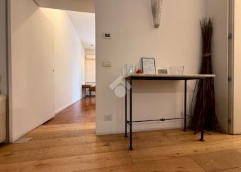 Two-room apartment Via Giulio Tarra, Milano (neighborhood Centrale) - photo 2
