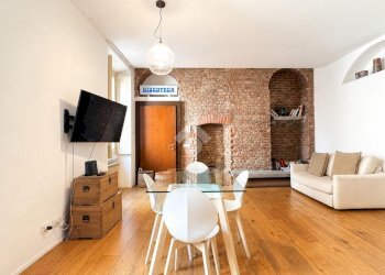 Two-room apartment Via Giulio Tarra, Milano (neighborhood Centrale) - photo 3