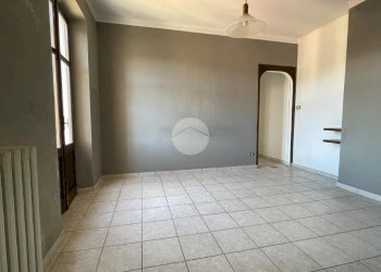 Three-room apartment Piazza I Maggio, Asti - photo 4