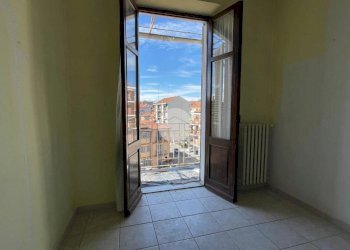 Three-room apartment Piazza I Maggio, Asti - photo 15