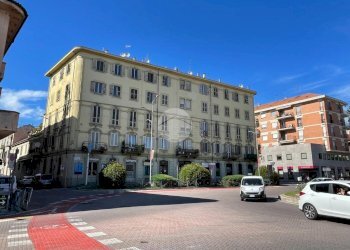 Three-room apartment Piazza I Maggio, Asti - photo 26