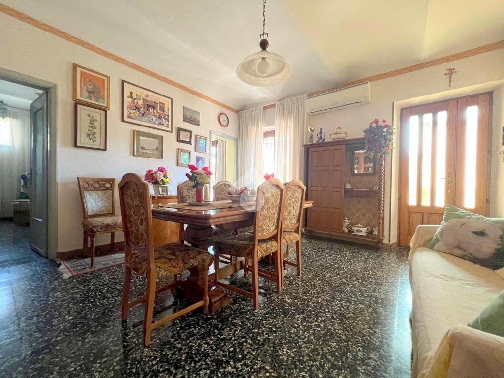 Four-room apartment Viale pilone, Asti - photo 1