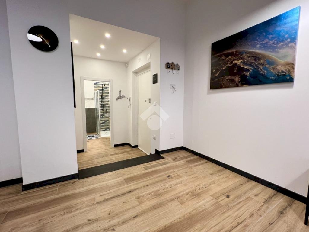 Two-room apartment Piazza Alimonda, Genova (neighborhood Foce) - photo 3