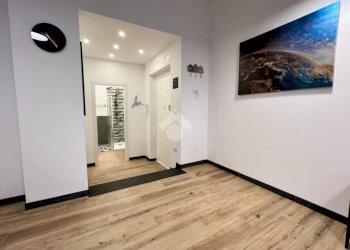 Two-room apartment Piazza Alimonda, Genova (neighborhood Foce) - photo 3