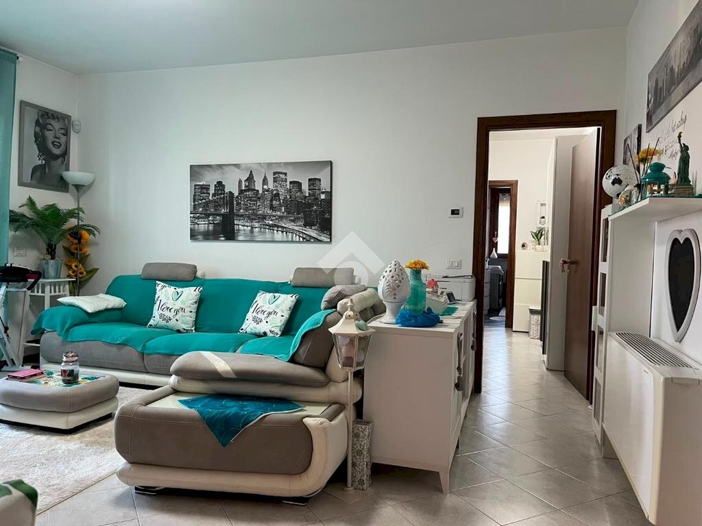 Three-room apartment Via per Carpiano, Melegnano - photo 1
