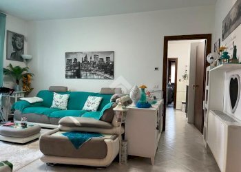 Three-room apartment Via per Carpiano, Melegnano - photo 1