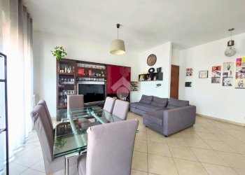 Three-room apartment Via petrarca, Vittuone - photo 2