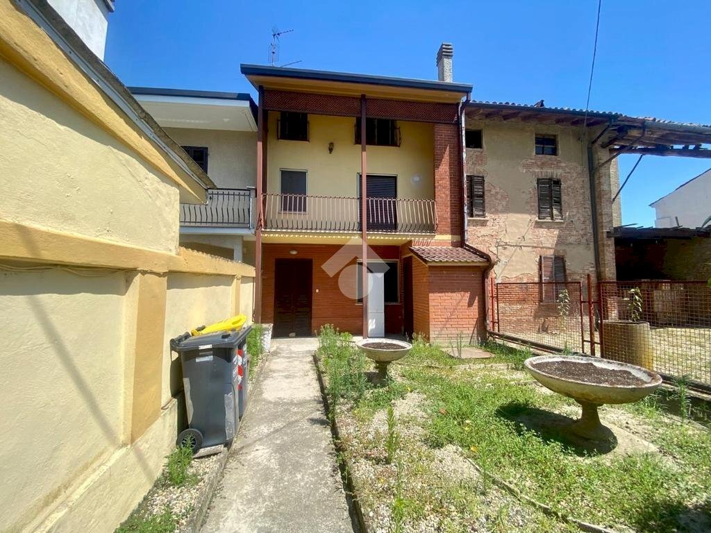 Casa semi indipendente Via ugo pratolongo, Isola Sant'Antonio - foto 1