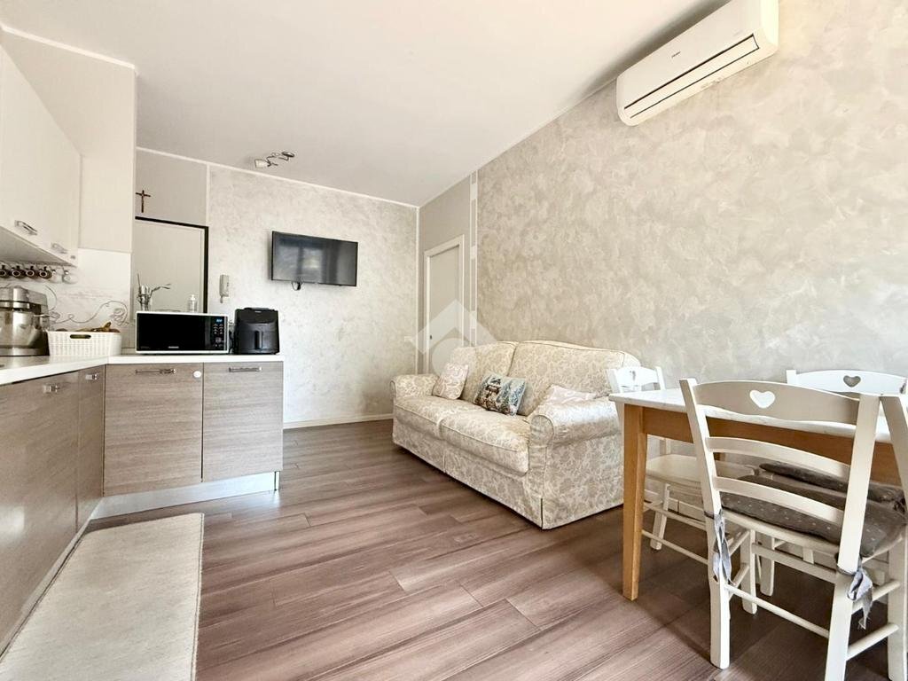 Three-room apartment Via G.B. Tiepolo, Cinisello Balsamo - photo 2