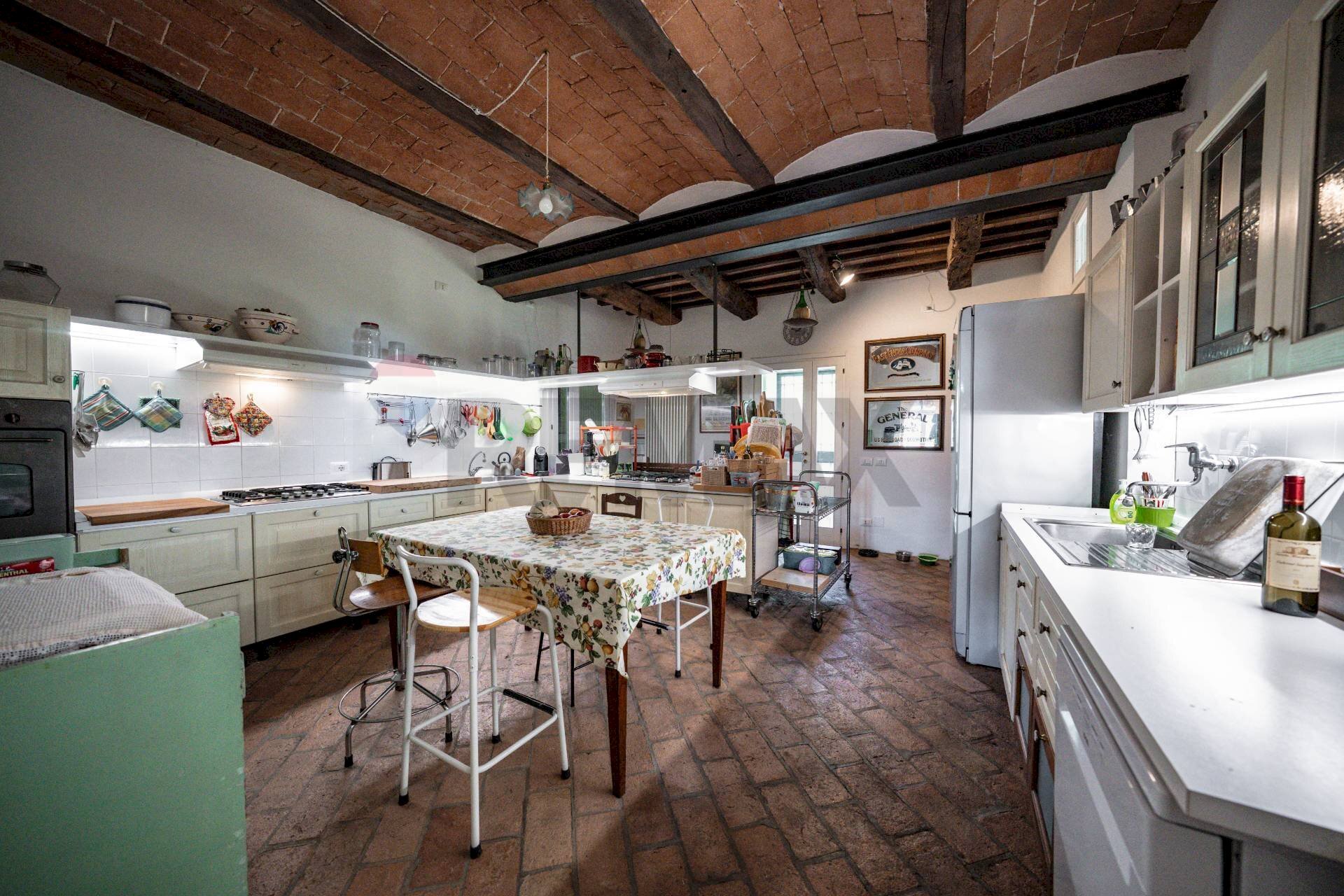 Cucina - Casa indipendente VIA MONTE TREBBIO
 
18, Dovadola - foto 1