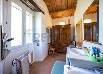 Bagno - Casa indipendente VIA MONTE TREBBIO
 
18, Dovadola - foto 34