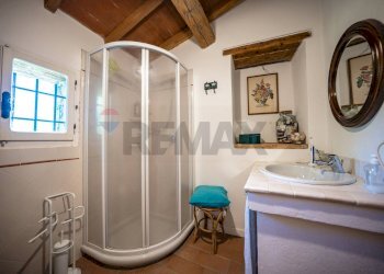 Bagno - Casa indipendente VIA MONTE TREBBIO
 
18, Dovadola - foto 39
