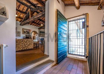 Hall / corridoio - Casa indipendente VIA MONTE TREBBIO
 
18, Dovadola - foto 47