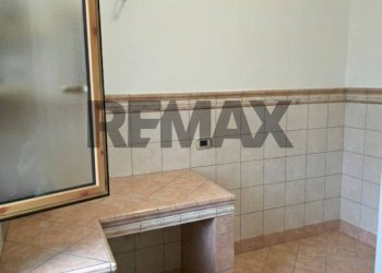 Bagno - Four-room apartment via giacomo matteotti
 
47, Aci Sant'Antonio - photo 23