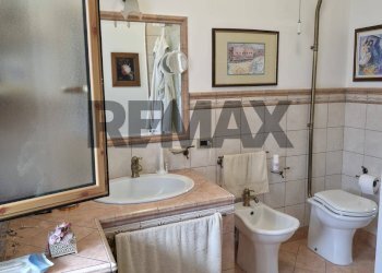 Bagno - Four-room apartment via giacomo matteotti
 
47, Aci Sant'Antonio - photo 28
