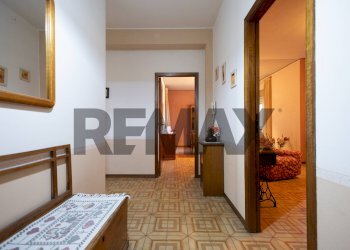 Hall / corridoio - Apartment str. IV femmina morta
 
76, Riposto - photo 3