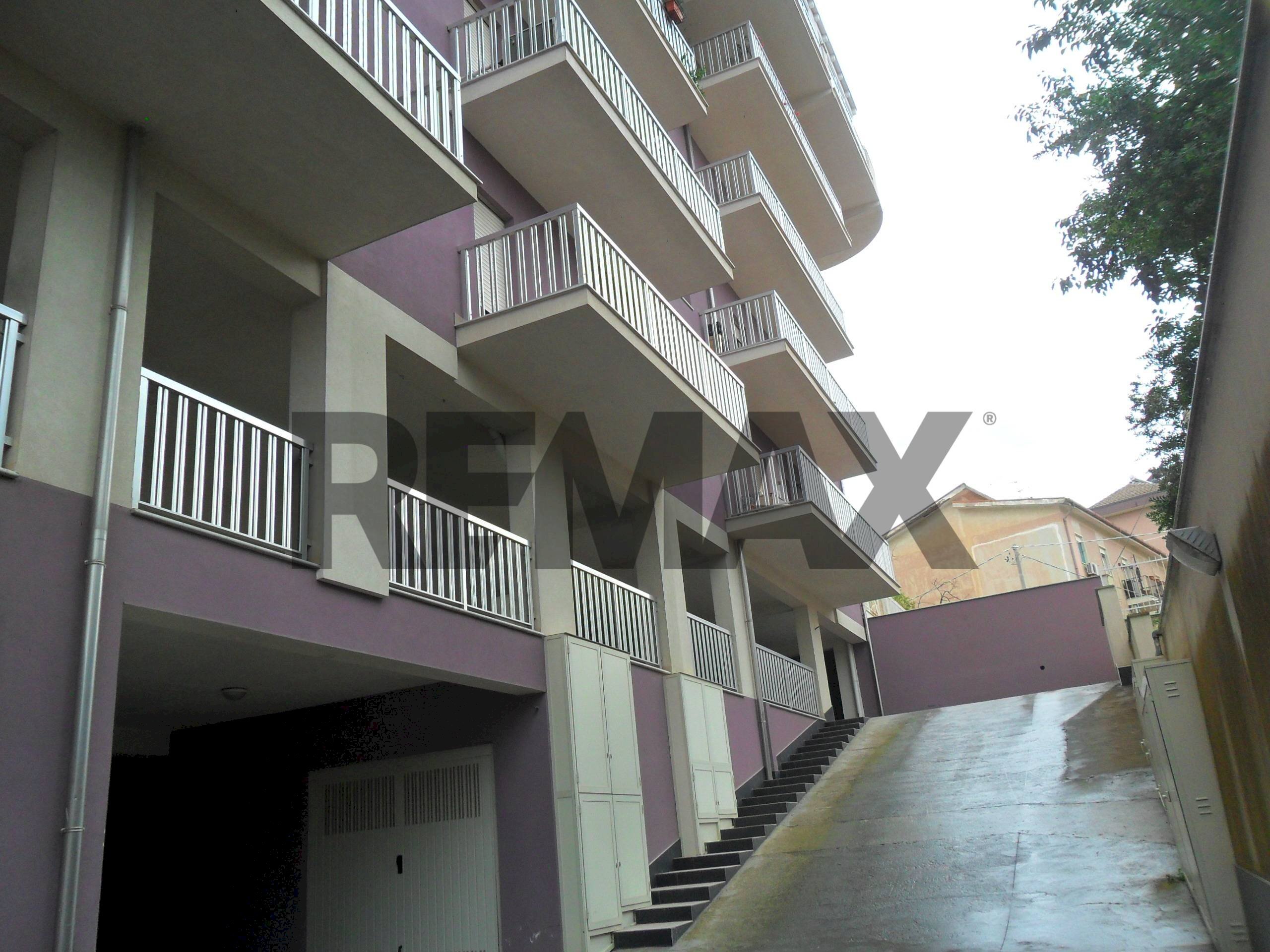 Edificio all\'aperto - Apartment Via A. Guastaferro
 
26, Caltanissetta - photo 1